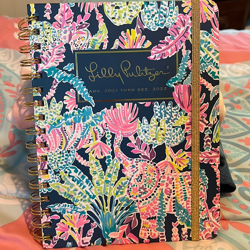 Lilly Pulitzer Aug. 2021 - Dec. 2022 17 Month - Monthly Planner